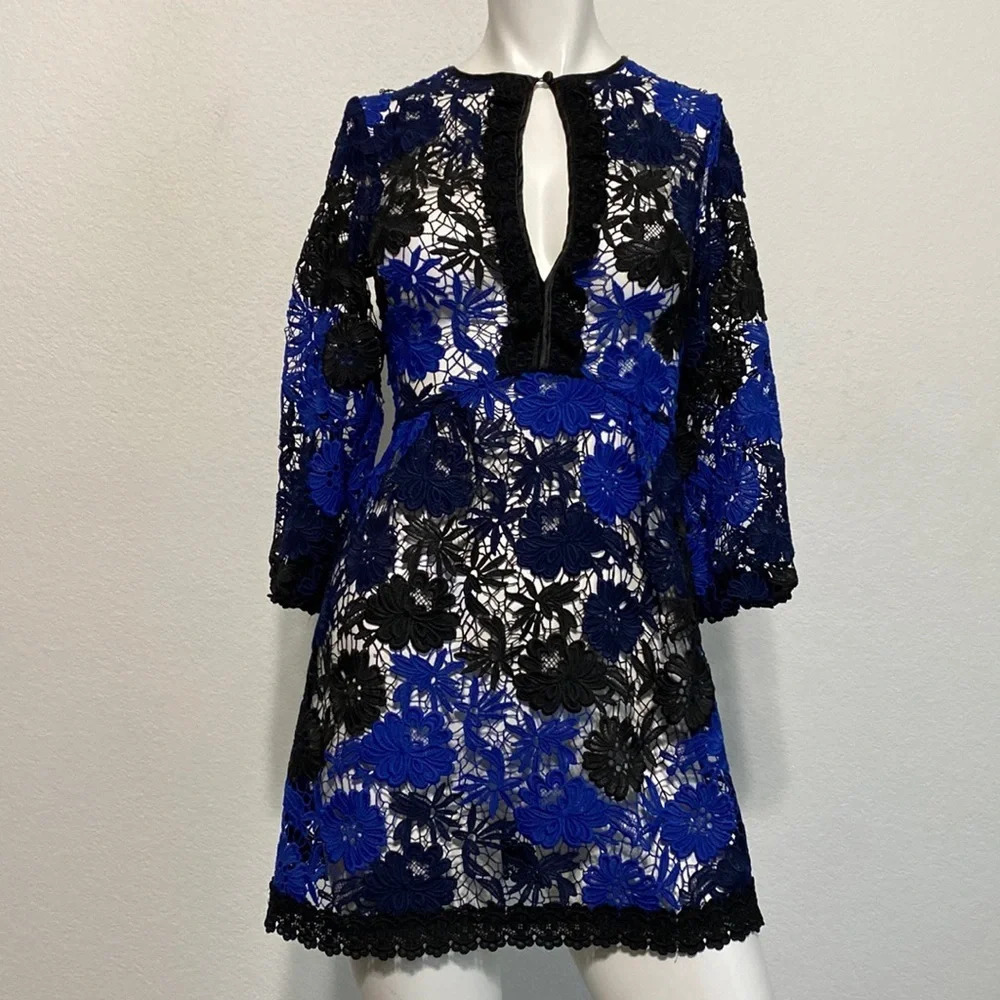 Bebe "NEW" Blue Floral Lace Front See through Keyhole Mini Dress Size 0